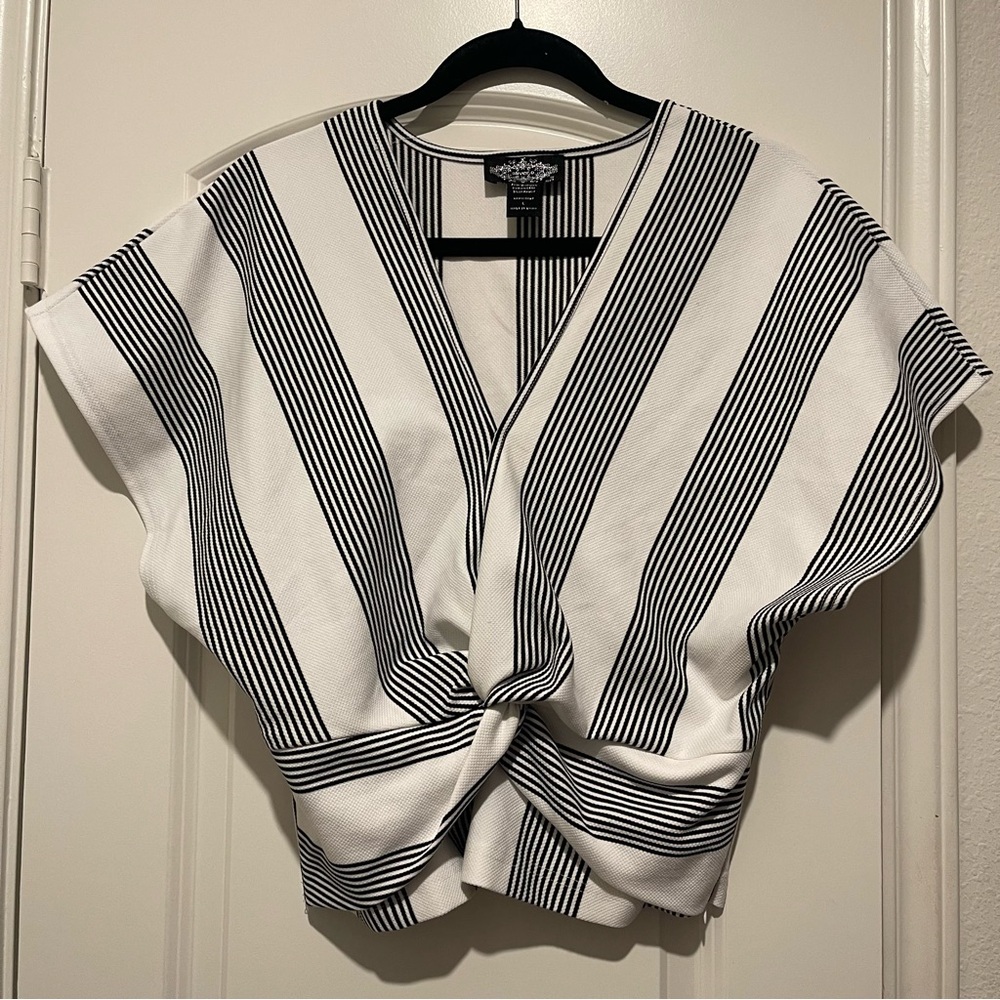 Chic Striped Black and White Blouse